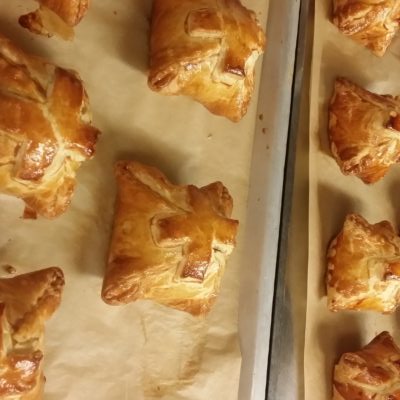 Raisin & Nuts stuffed Apple in Puff pastry