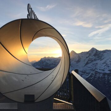 Switzerland: The Dark Side of Paradise (Tourist Survival Guide)