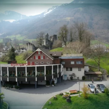 🏰 Wo Ritter wachten und heute Poulet knuspert – die Burgruine Attinghausen & die Pouletburg
